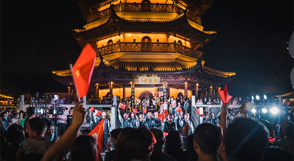 燃！快閃唱響《我和我的祖國》，國慶小長假樂游里運(yùn)河！